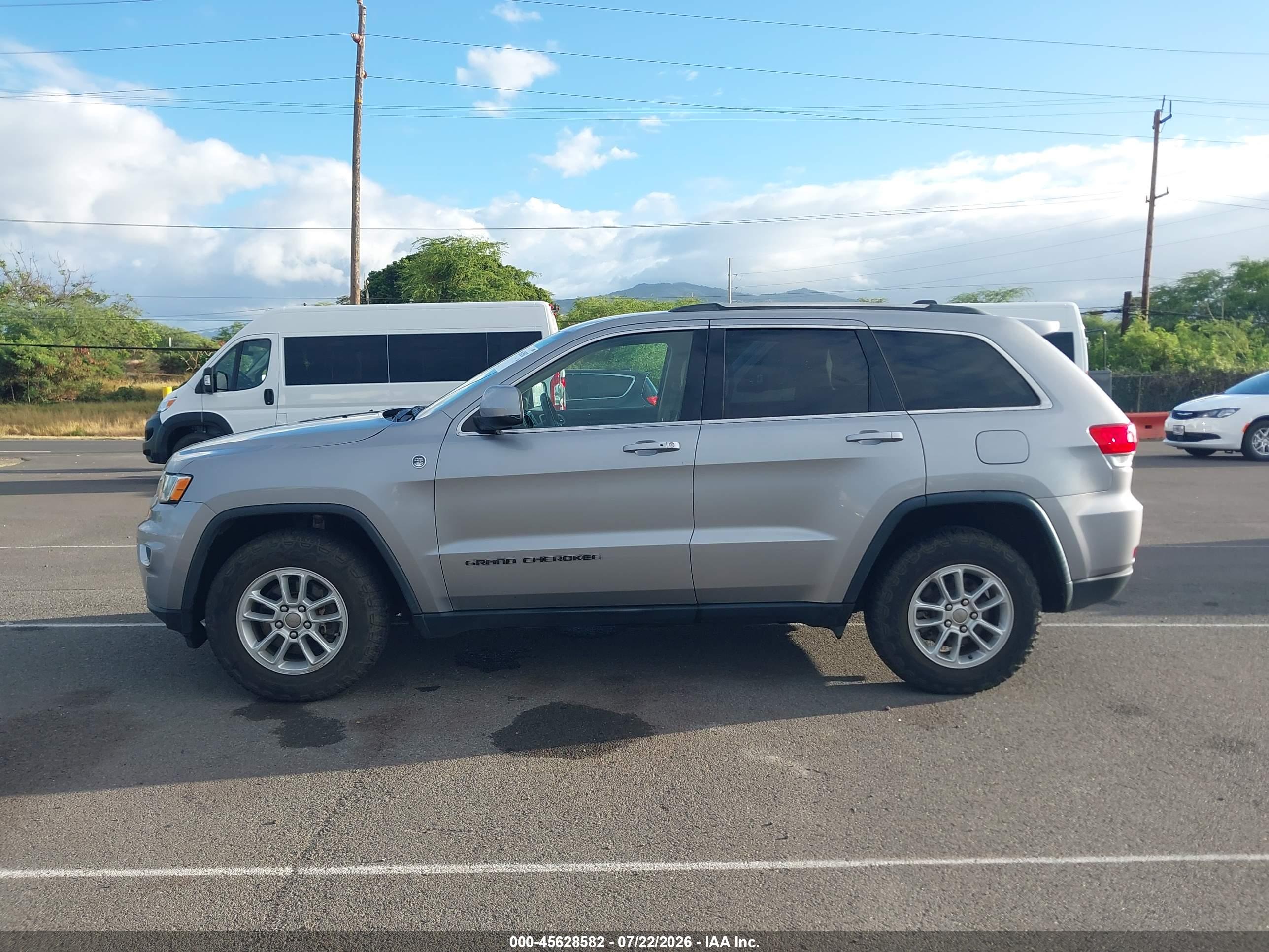 2018 JEEP GRAND CHEROKEE LAREDO E 4X4