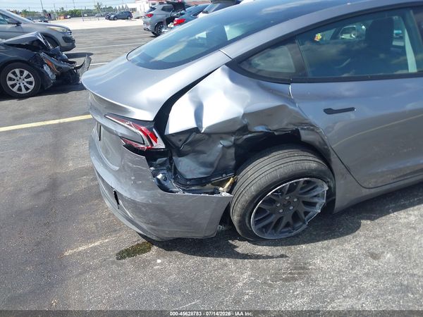 2026 TESLA MODEL 3