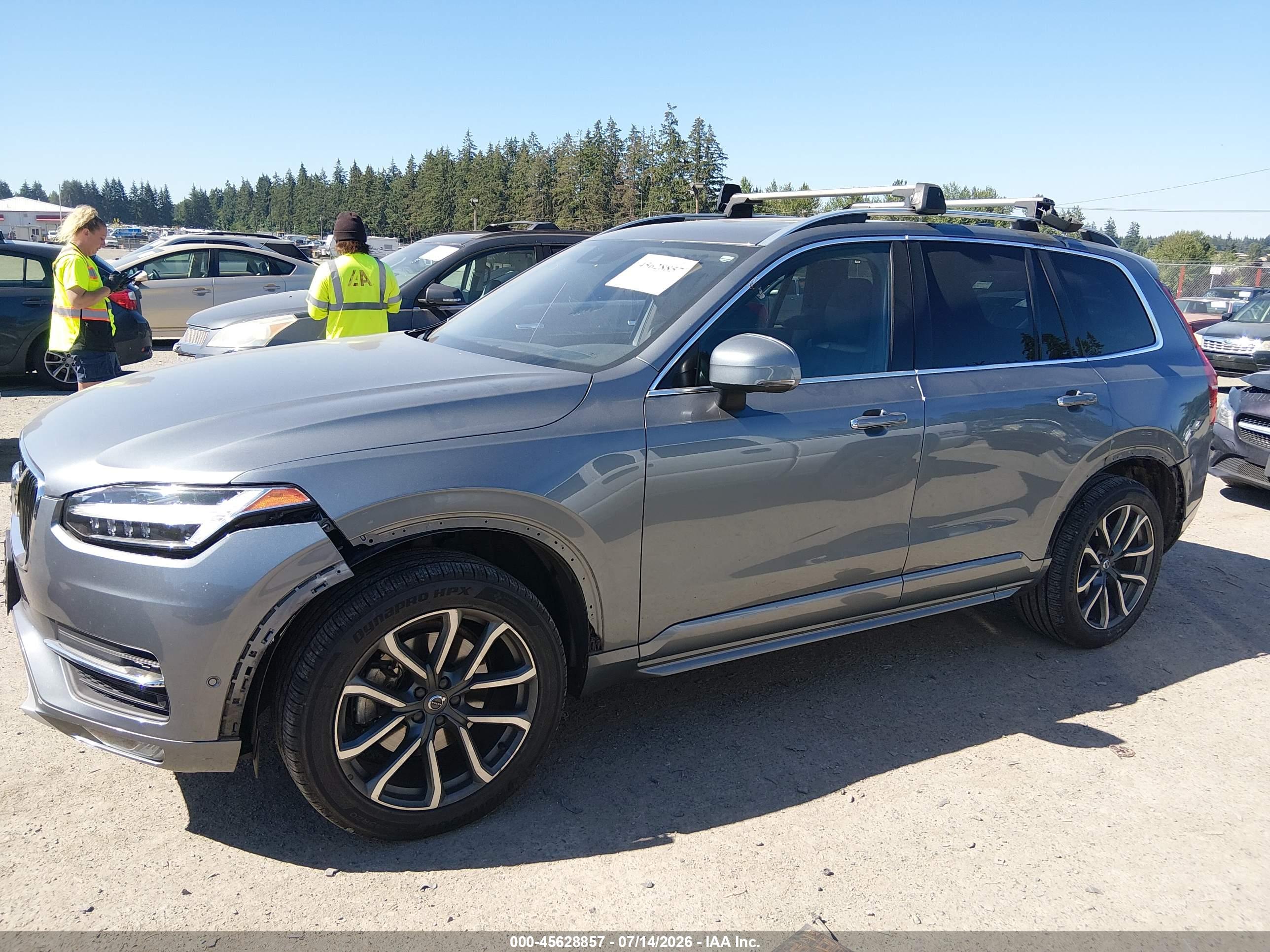 2017 VOLVO XC90 T6 MOMENTUM