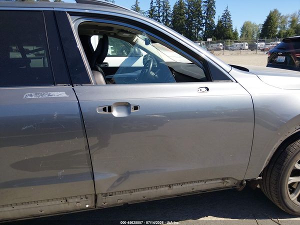 2017 VOLVO XC90 T6 MOMENTUM