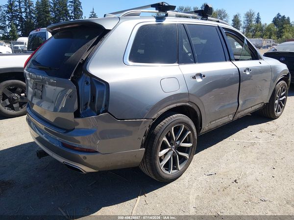 2017 VOLVO XC90 T6 MOMENTUM
