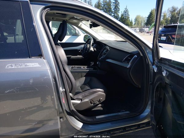 2017 VOLVO XC90 T6 MOMENTUM