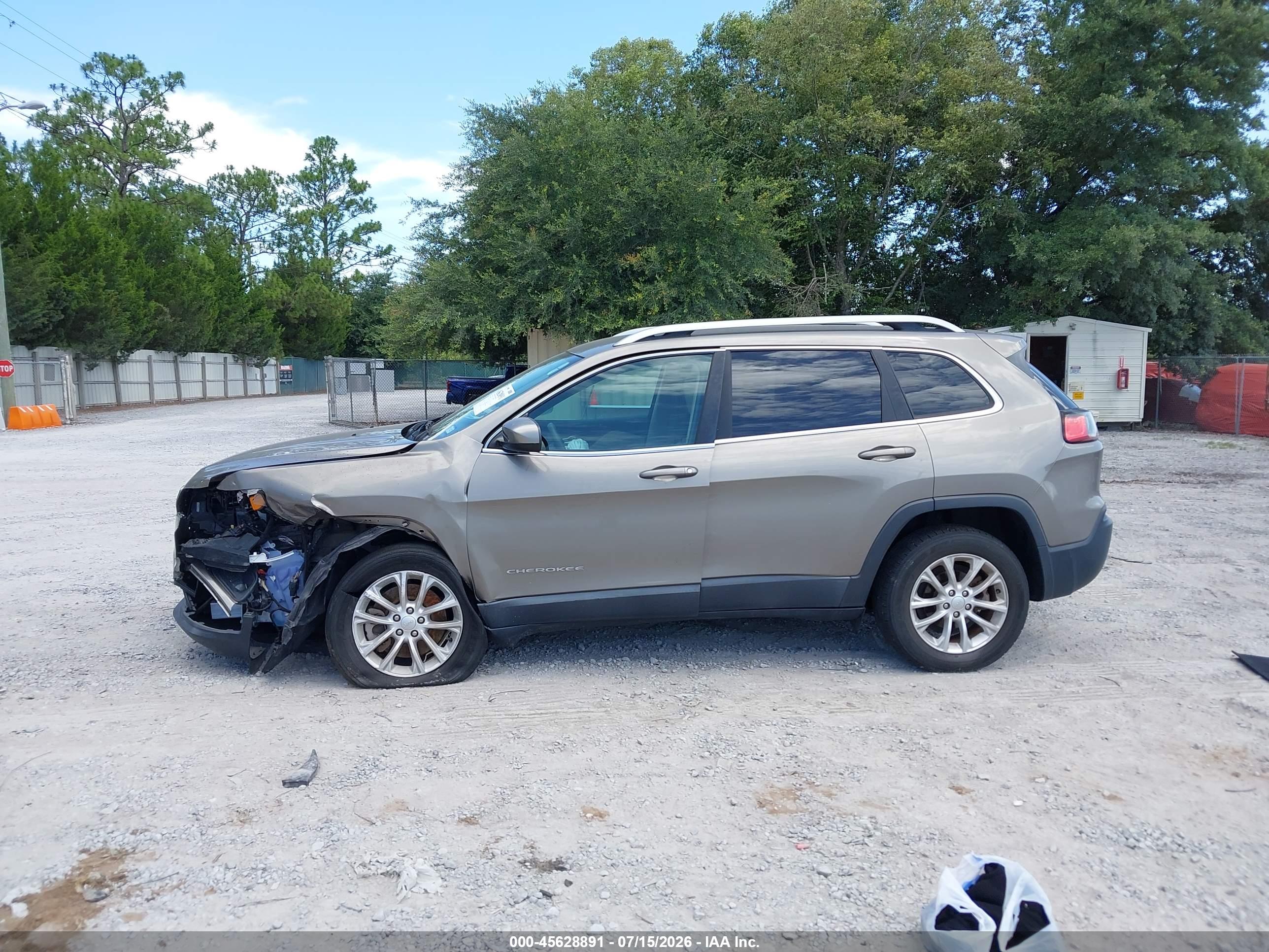2019 JEEP CHEROKEE LATITUDE FWD