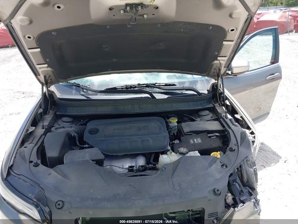2019 JEEP CHEROKEE LATITUDE FWD