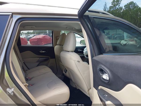 2019 JEEP CHEROKEE LATITUDE FWD