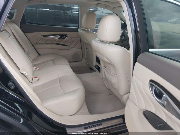 2016 INFINITI Q70L 3.7