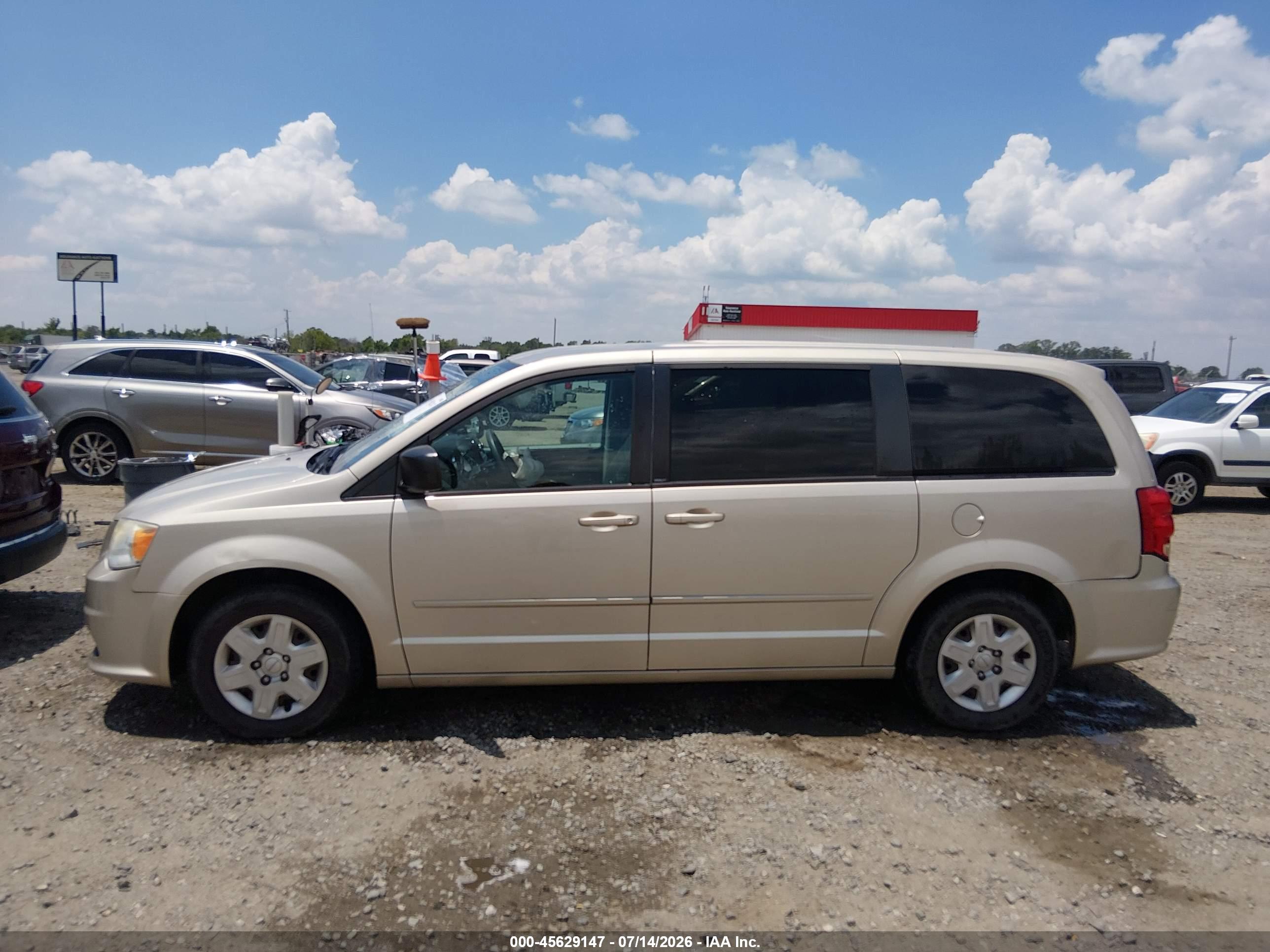 2013 DODGE GRAND CARAVAN SE