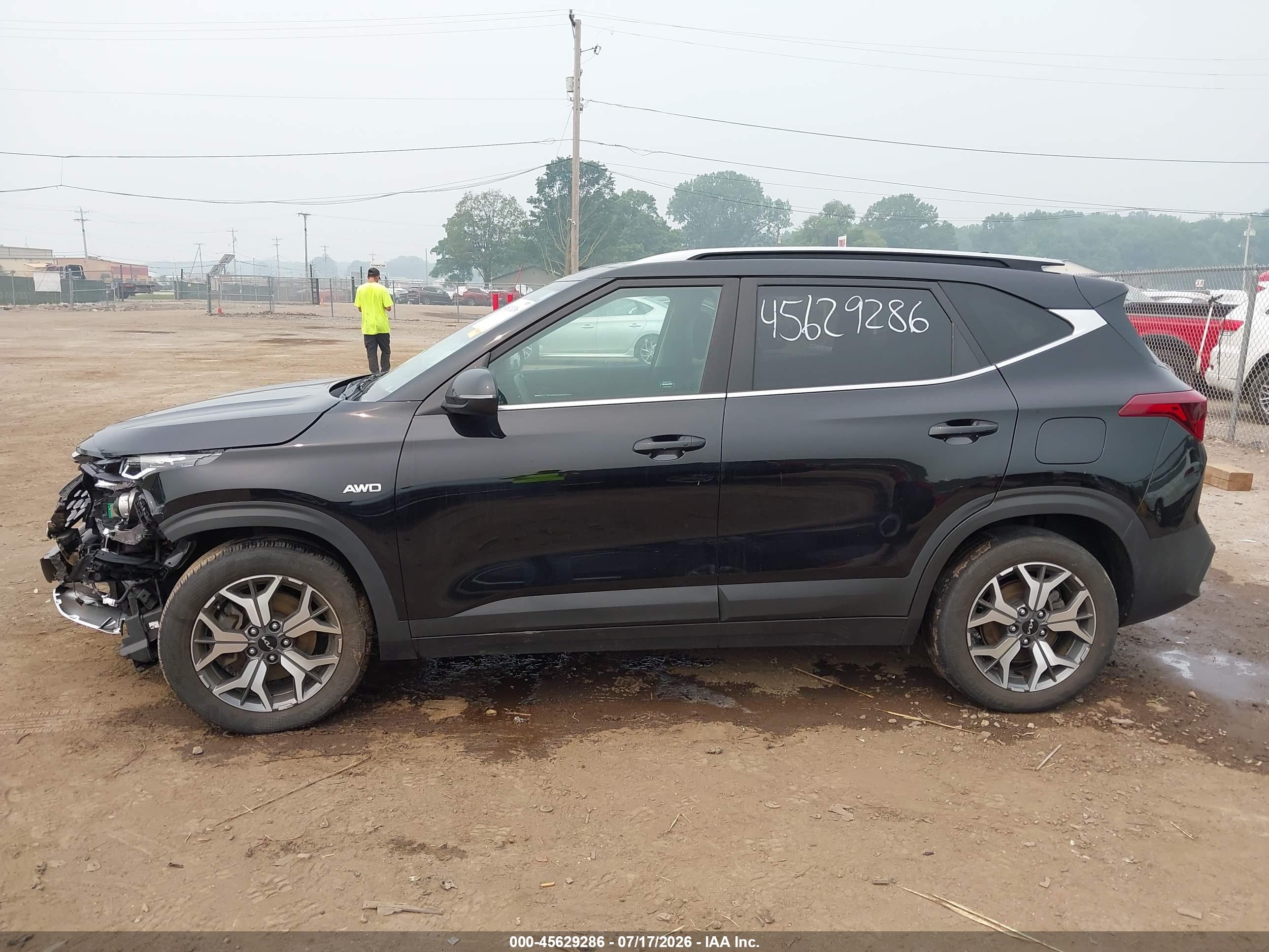 2023 KIA SELTOS EX
