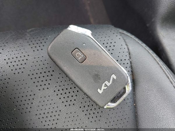 2023 KIA SELTOS EX
