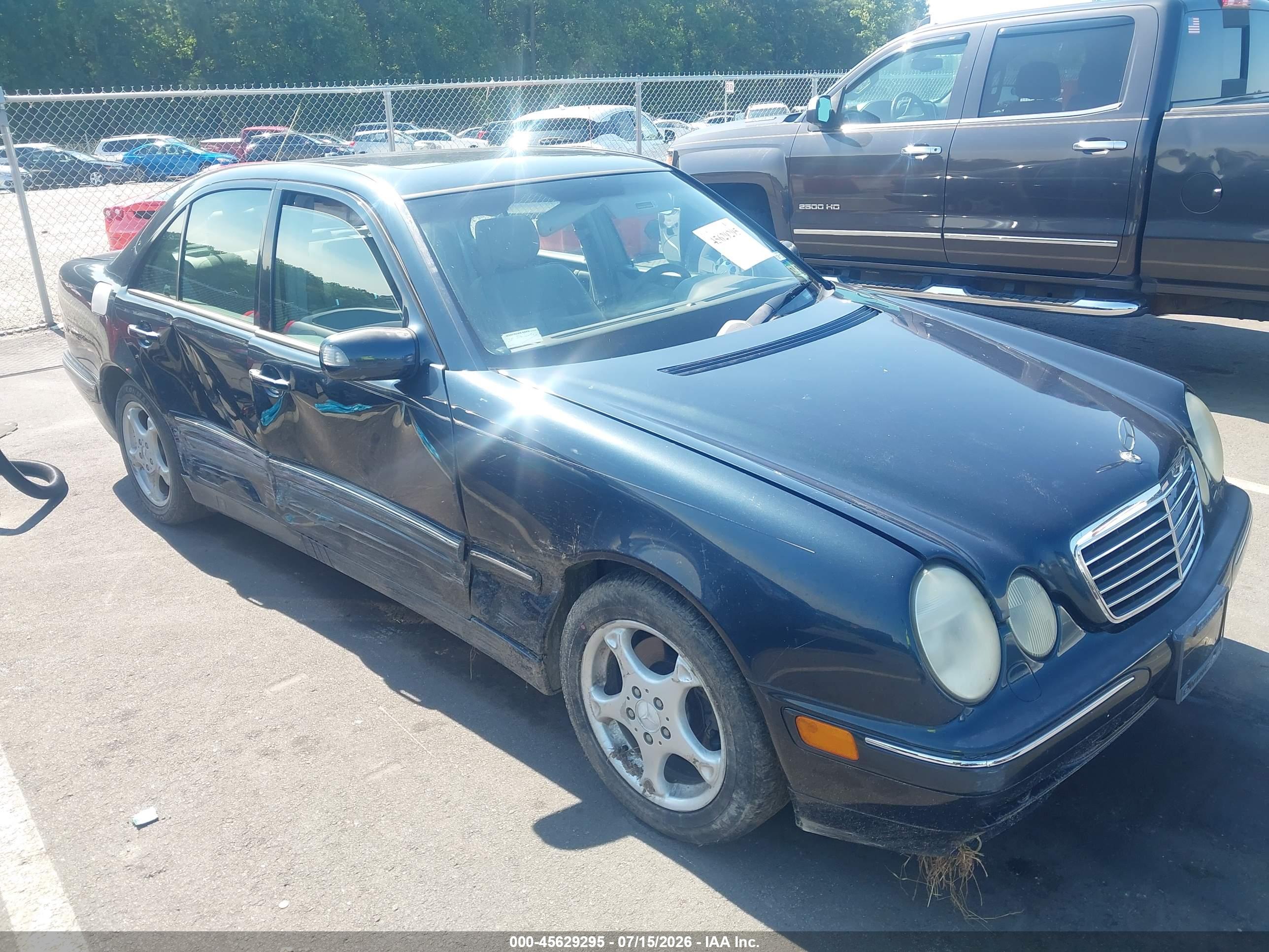 2001 MERCEDES-BENZ E 320