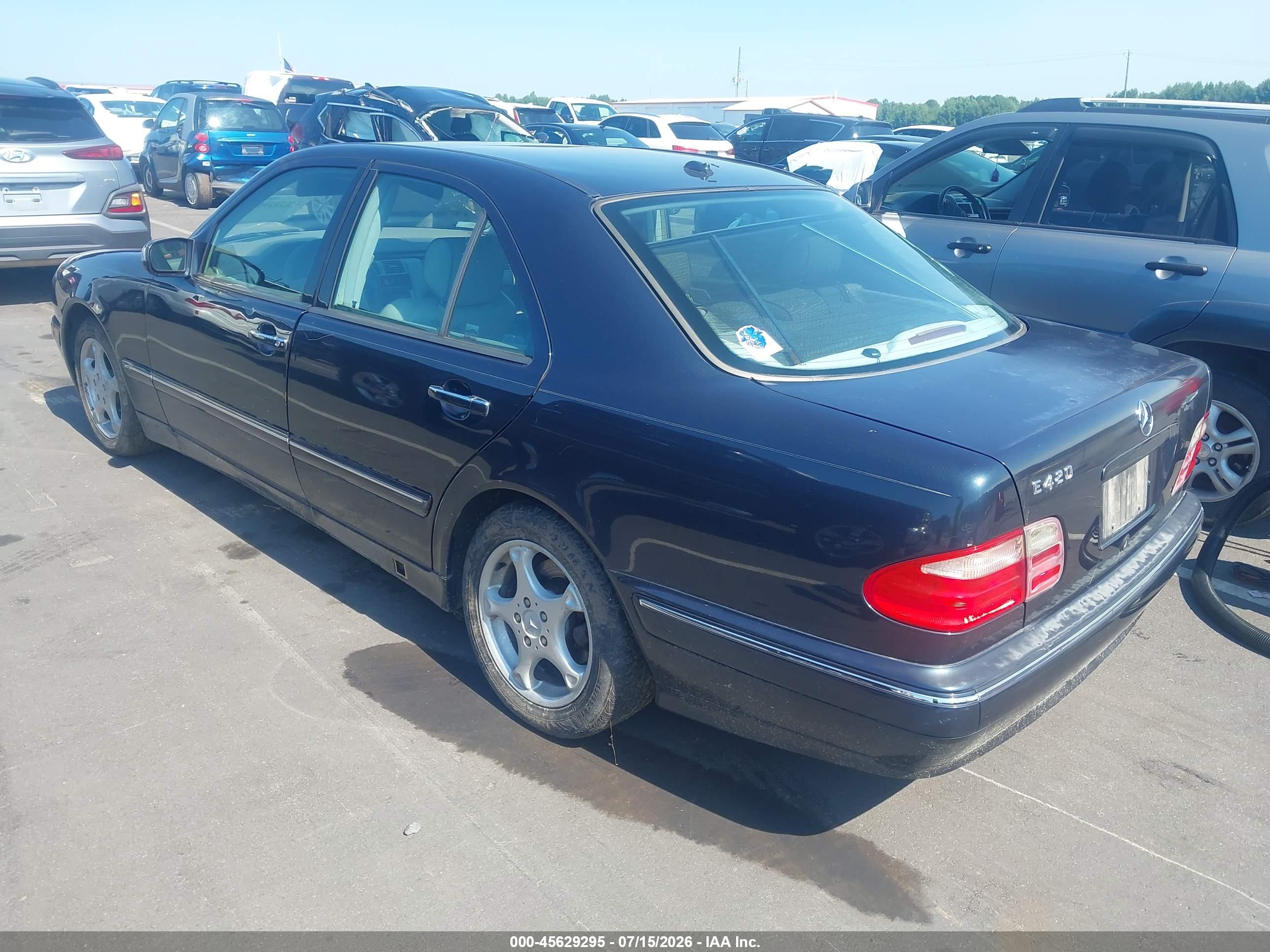 2001 MERCEDES-BENZ E 320