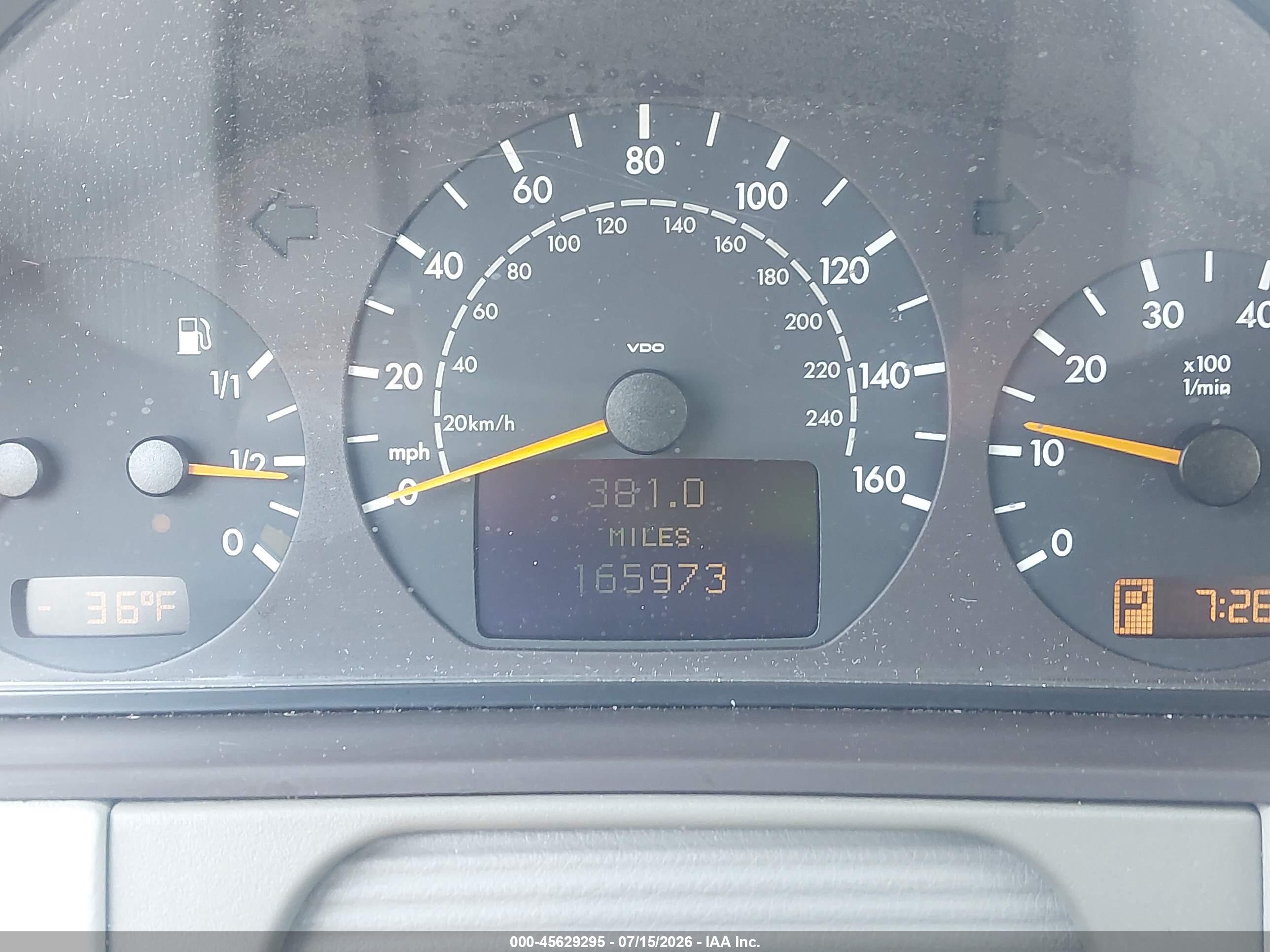 2001 MERCEDES-BENZ E 320