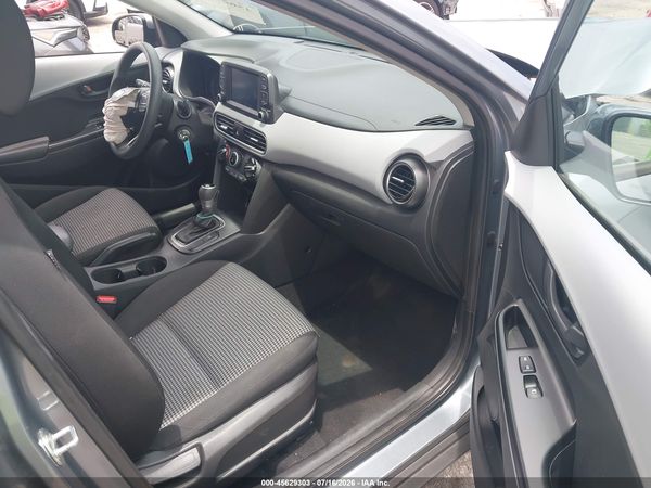 2020 HYUNDAI KONA SE