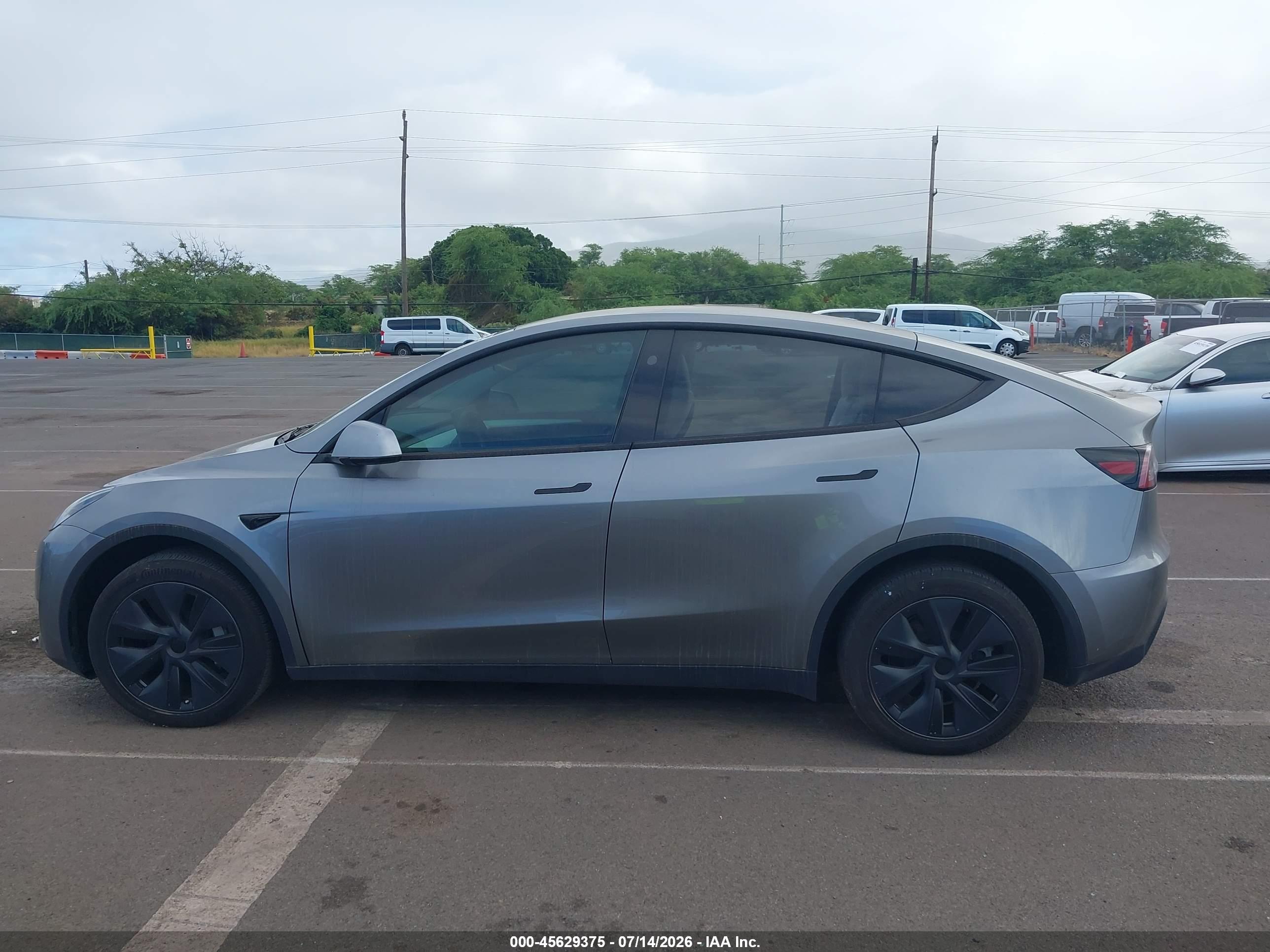 2024 TESLA MODEL Y