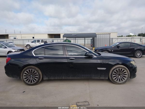2012 BMW 740I