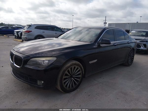 2012 BMW 740I