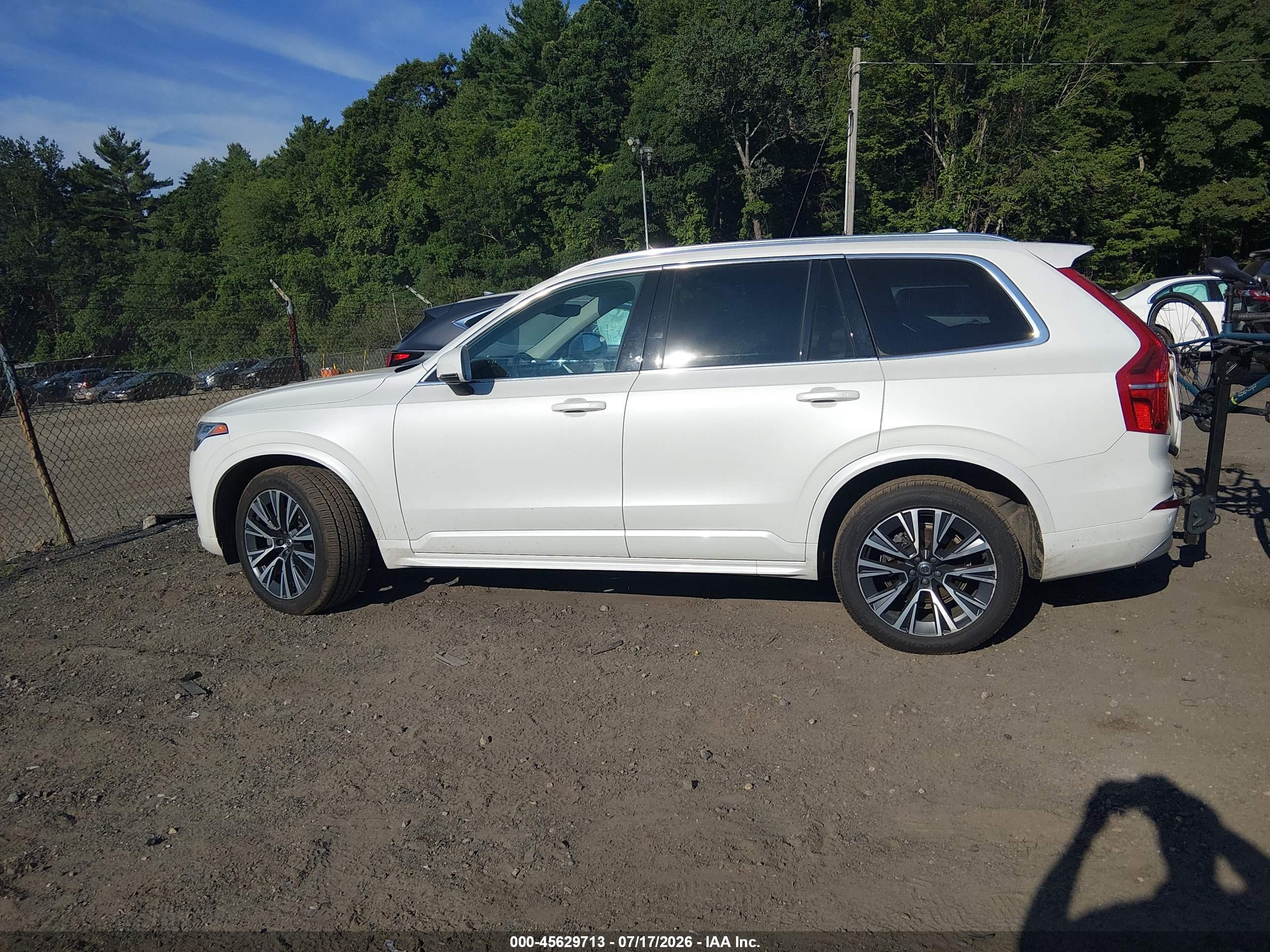 2022 VOLVO XC90 T5 MOMENTUM