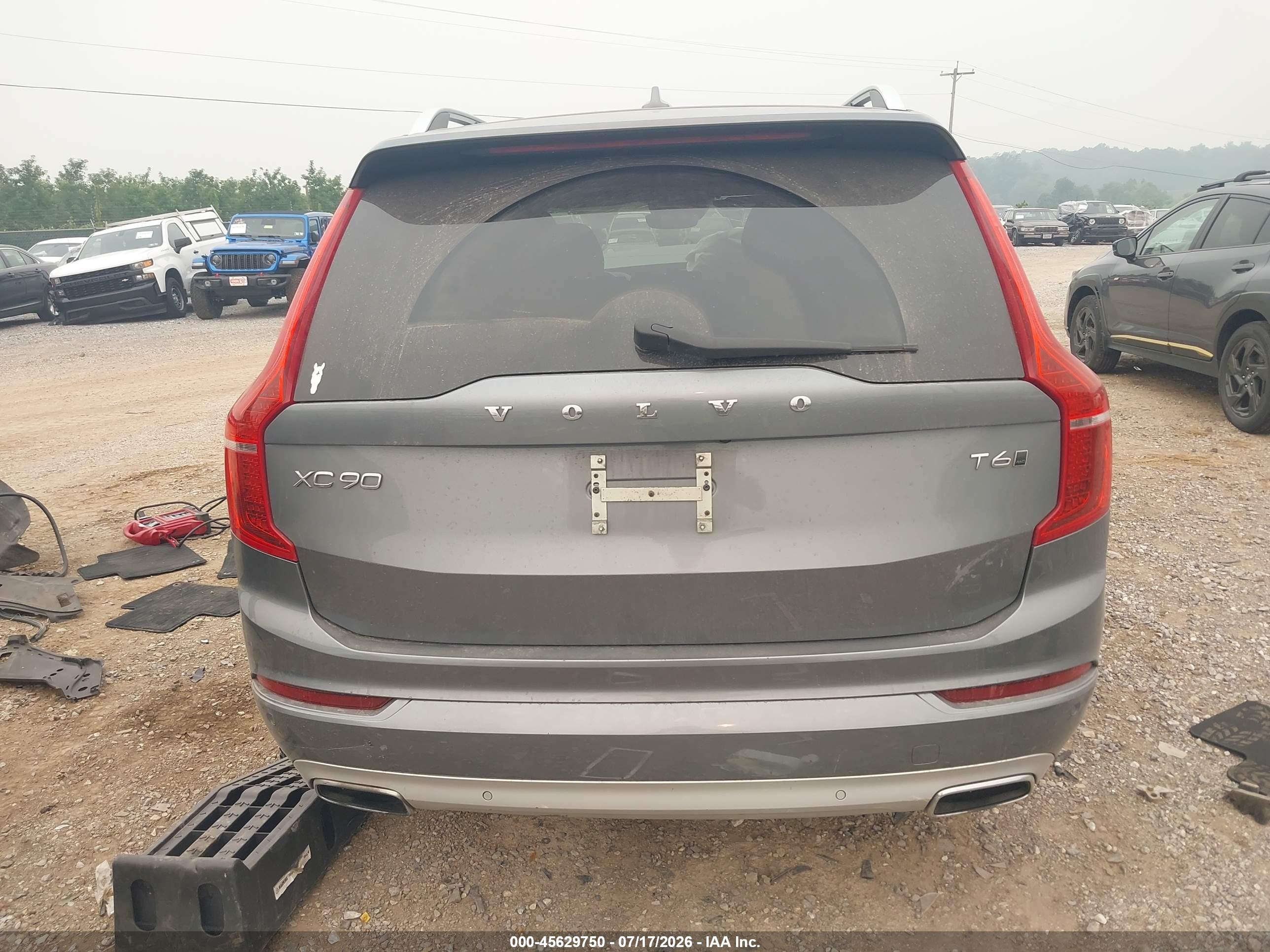 2018 VOLVO XC90 T6 MOMENTUM