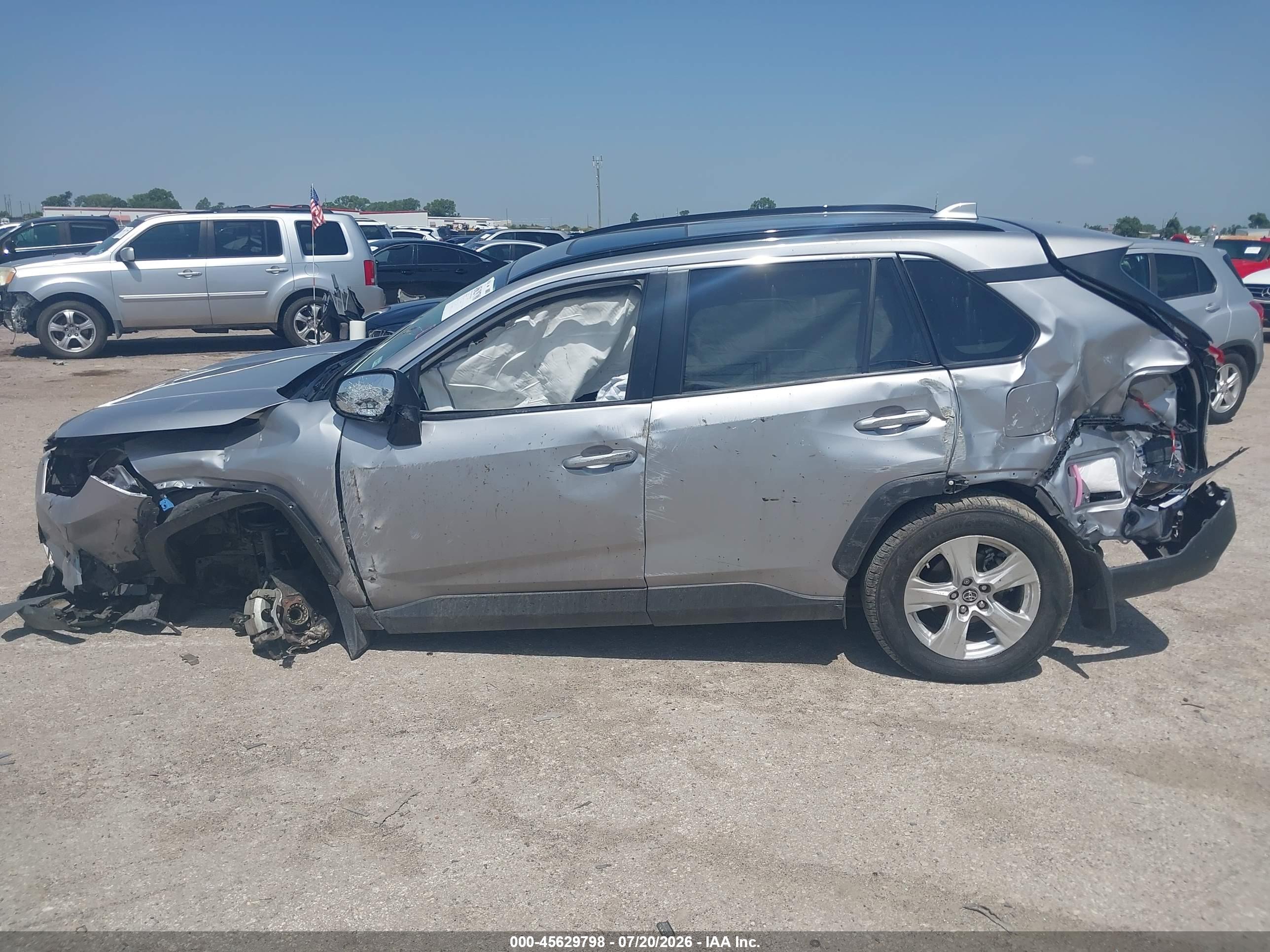 2019 TOYOTA RAV4 XLE