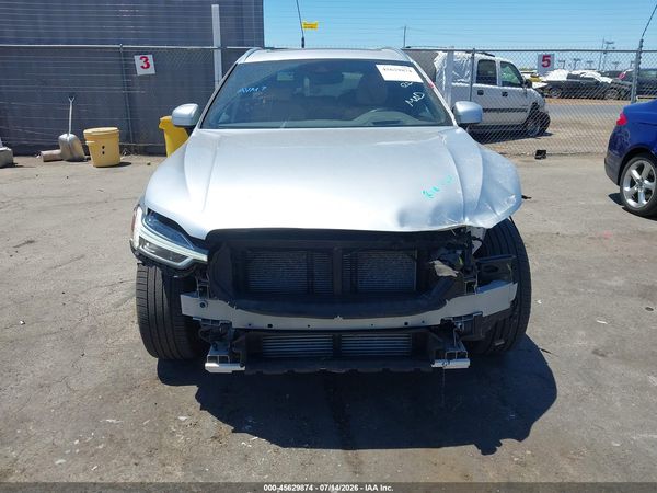 2018 VOLVO XC60 T6 MOMENTUM