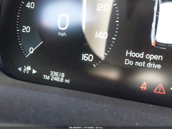 2018 VOLVO XC60 T6 MOMENTUM