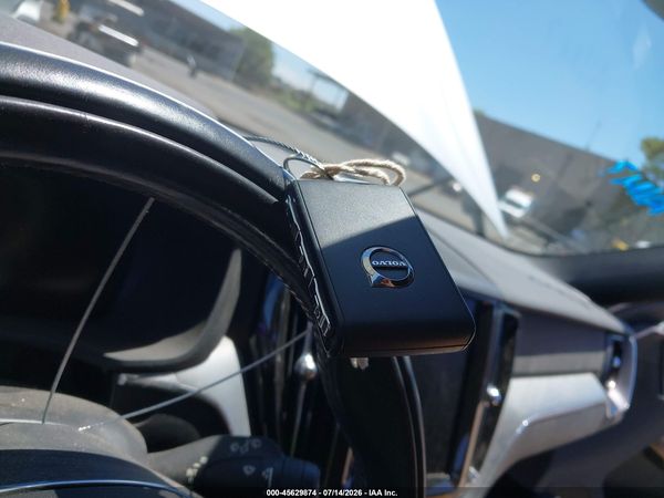 2018 VOLVO XC60 T6 MOMENTUM