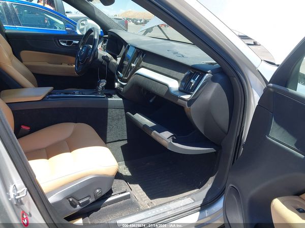 2018 VOLVO XC60 T6 MOMENTUM