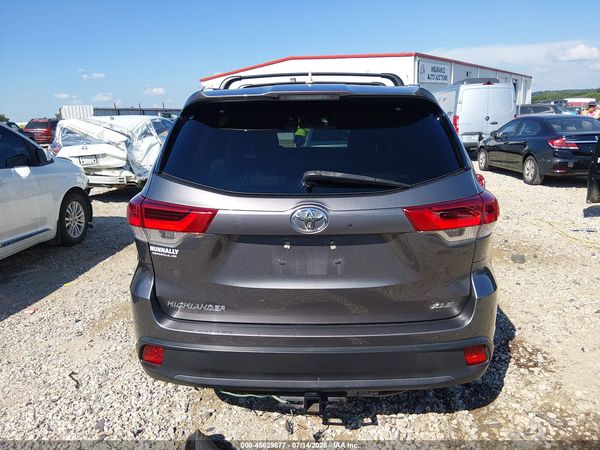 2018 TOYOTA HIGHLANDER XLE