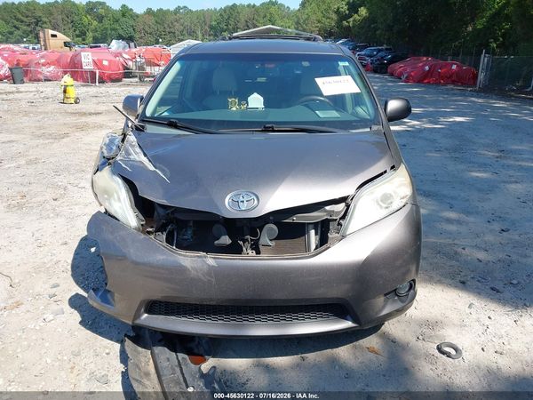 2012 TOYOTA SIENNA XLE V6 8 PASSENGER