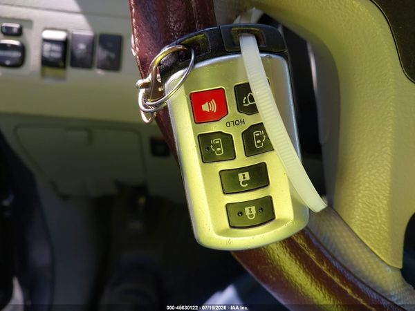 2012 TOYOTA SIENNA XLE V6 8 PASSENGER