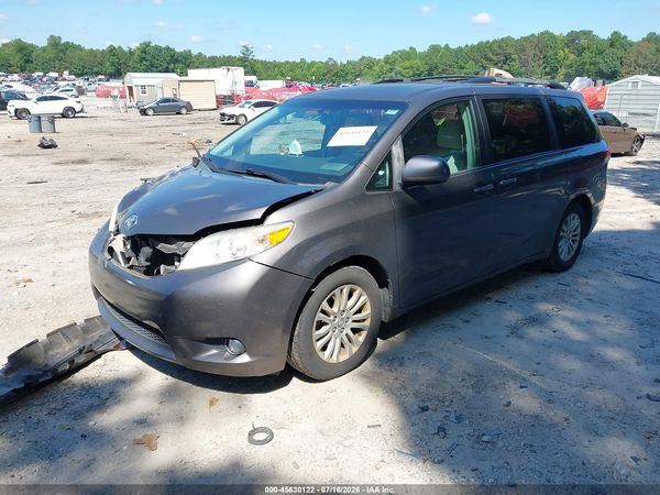 2012 TOYOTA SIENNA XLE V6 8 PASSENGER