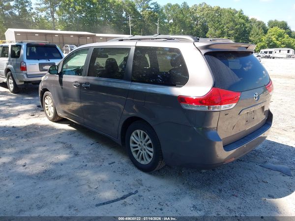 2012 TOYOTA SIENNA XLE V6 8 PASSENGER