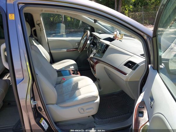 2012 TOYOTA SIENNA XLE V6 8 PASSENGER