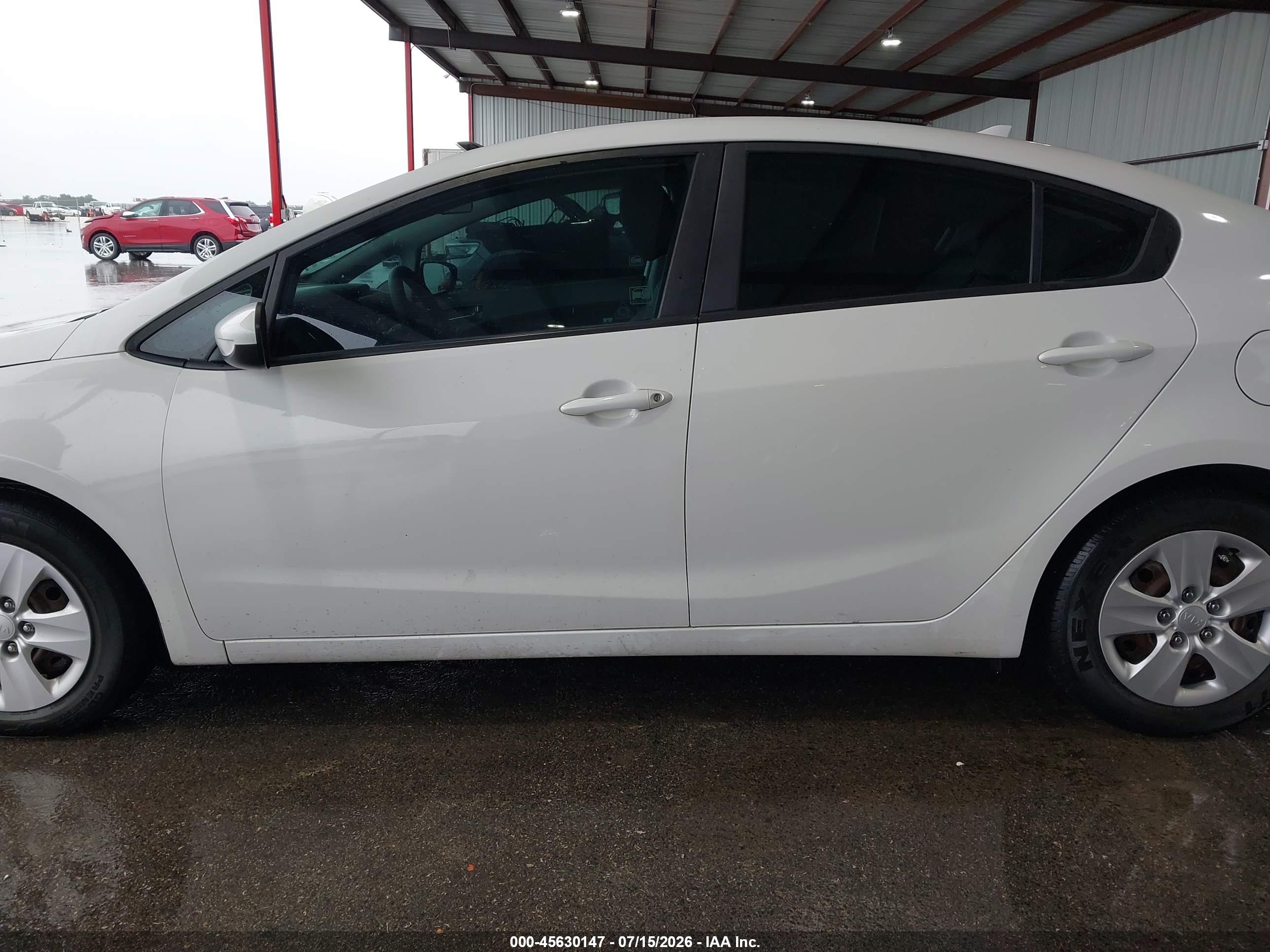 2017 KIA FORTE LX