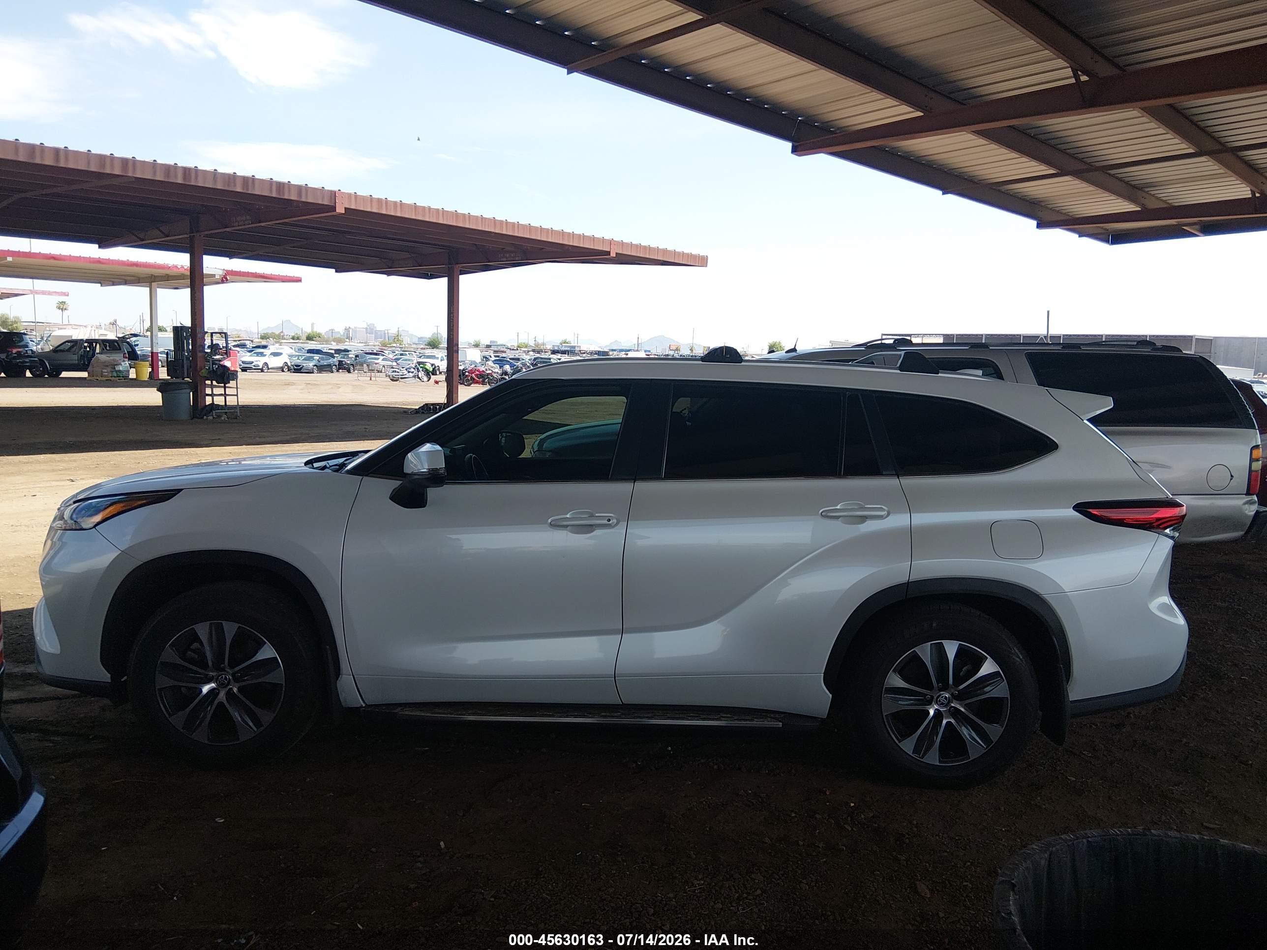 2023 TOYOTA HIGHLANDER XLE