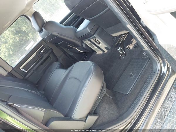 2017 RAM 1500 NIGHT  4X4 5'7 BOX