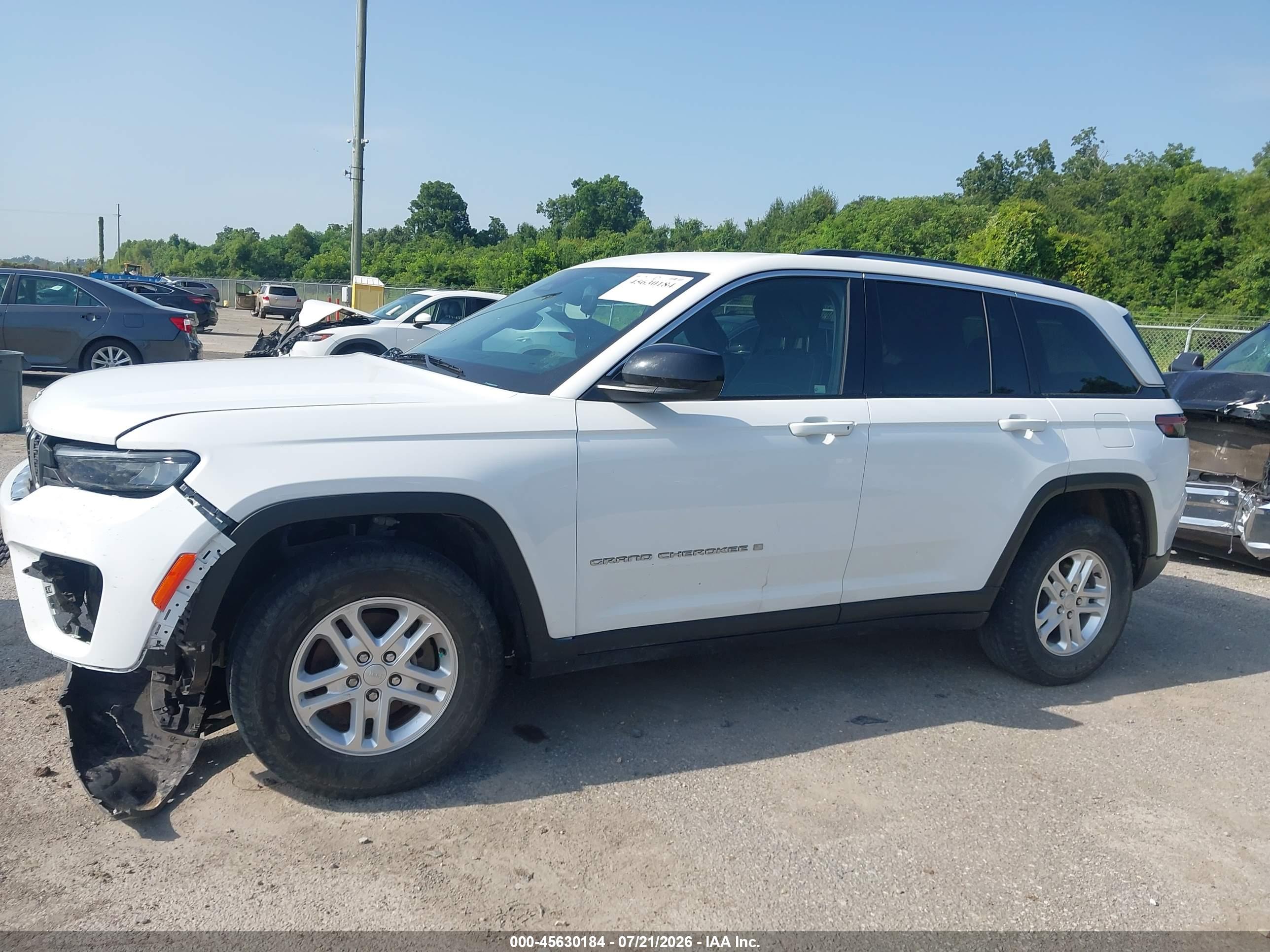 2023 JEEP GRAND CHEROKEE LAREDO 4X2