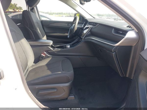 2023 JEEP GRAND CHEROKEE LAREDO 4X2