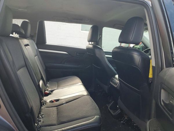 2015 TOYOTA HIGHLANDER
