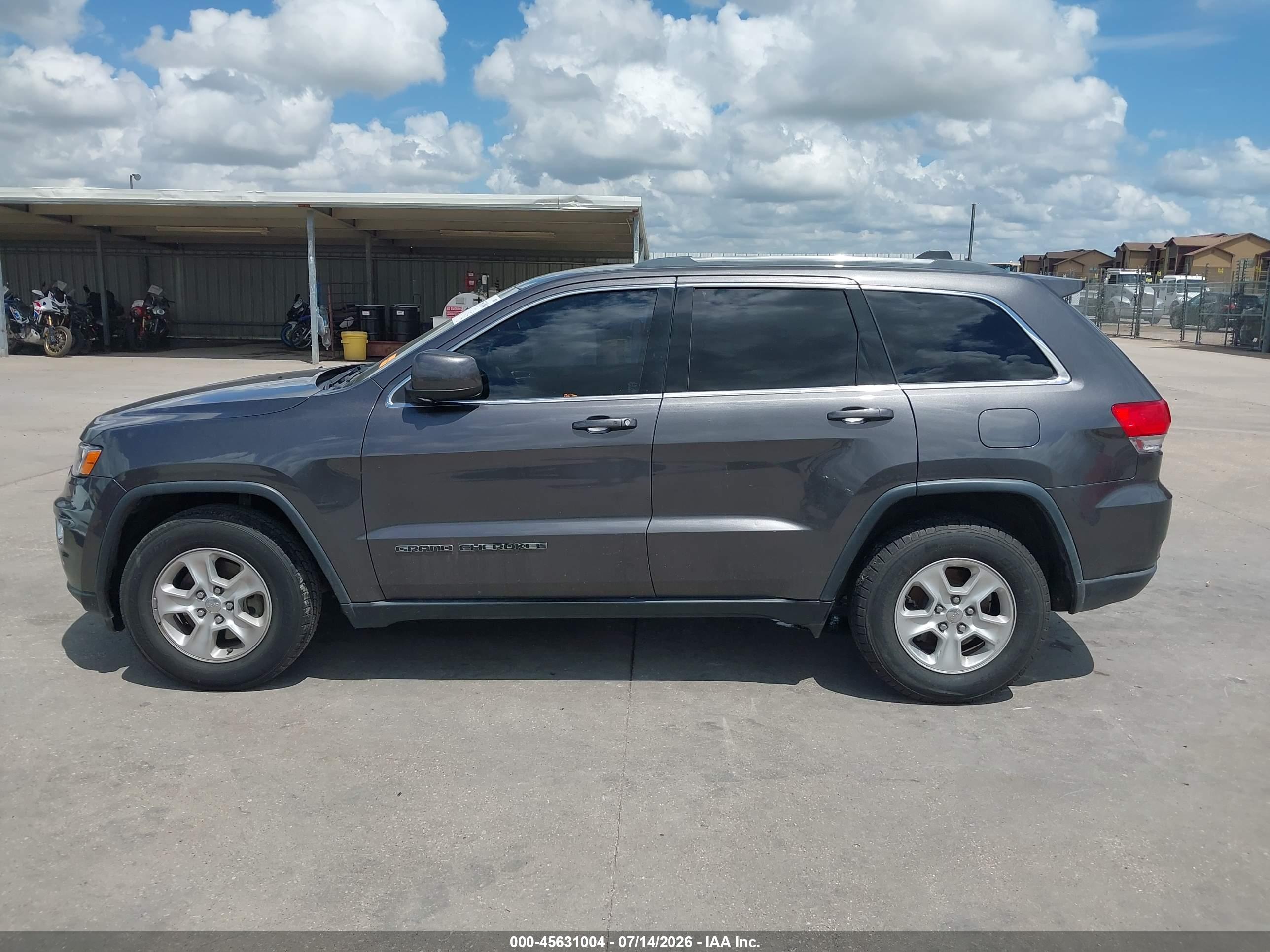2017 JEEP GRAND CHEROKEE LAREDO 4X2