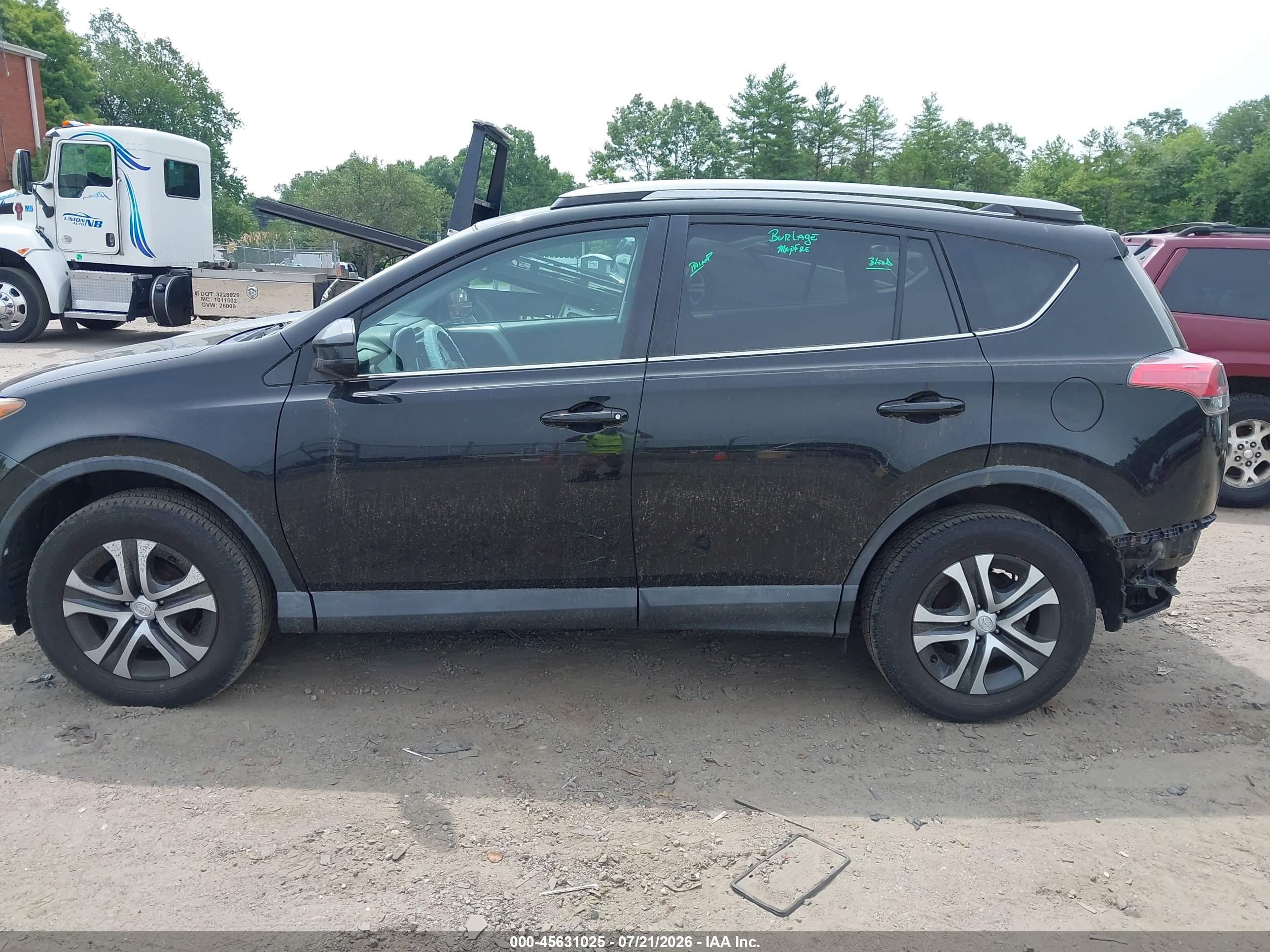 2017 TOYOTA RAV4 LE