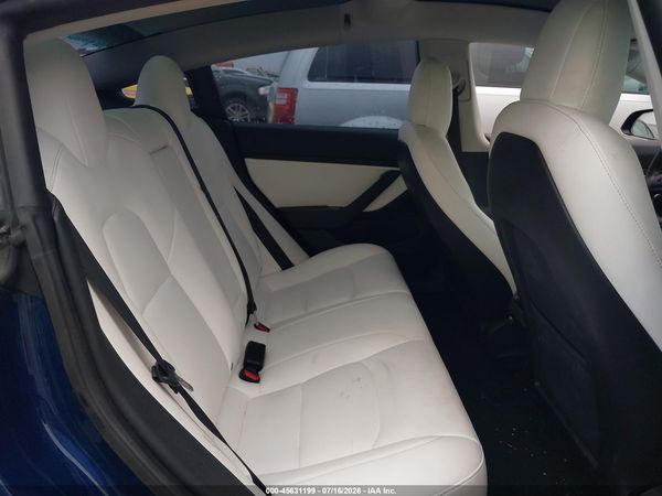 2019 TESLA MODEL 3 — I8