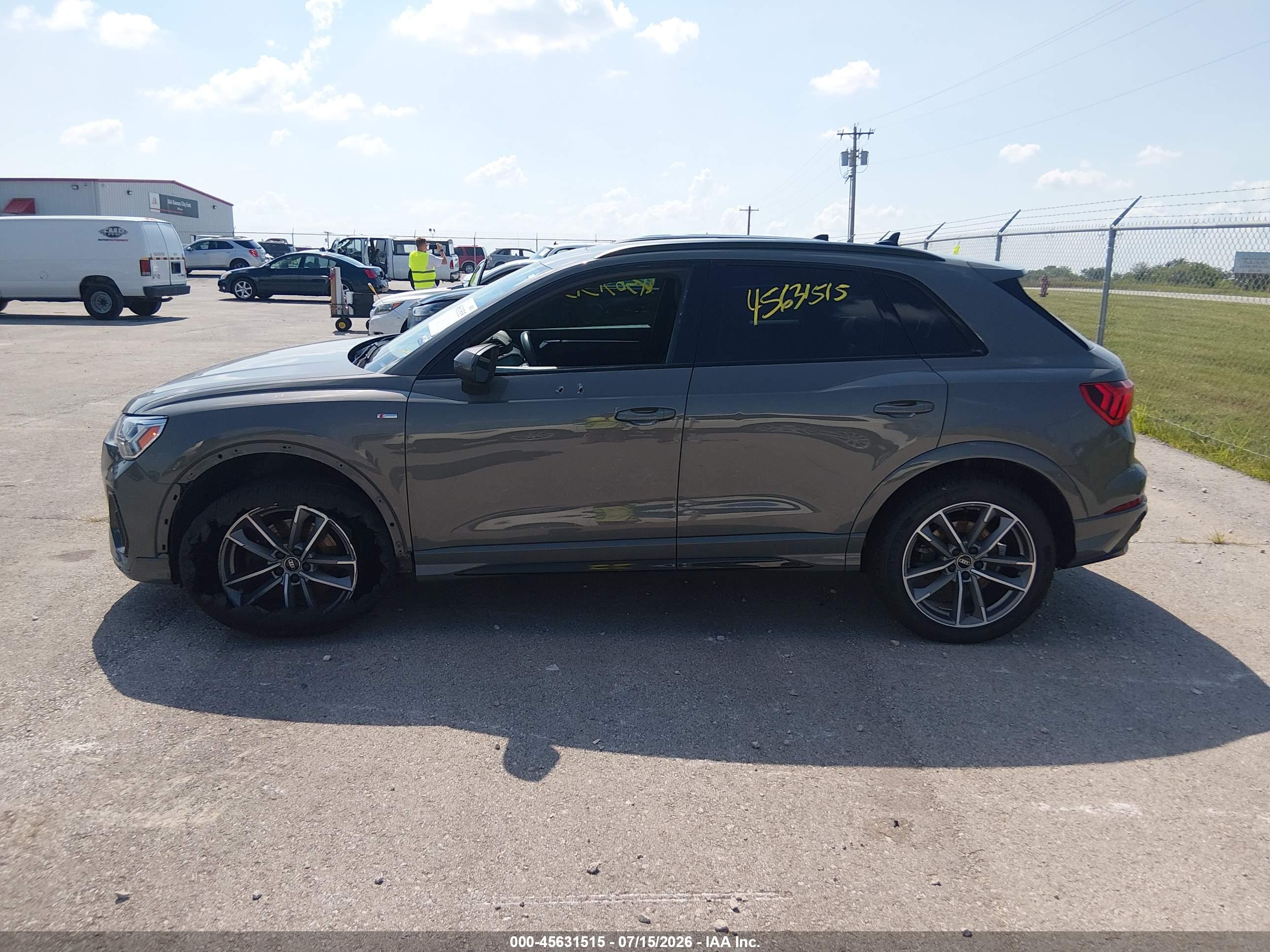 2022 AUDI Q3