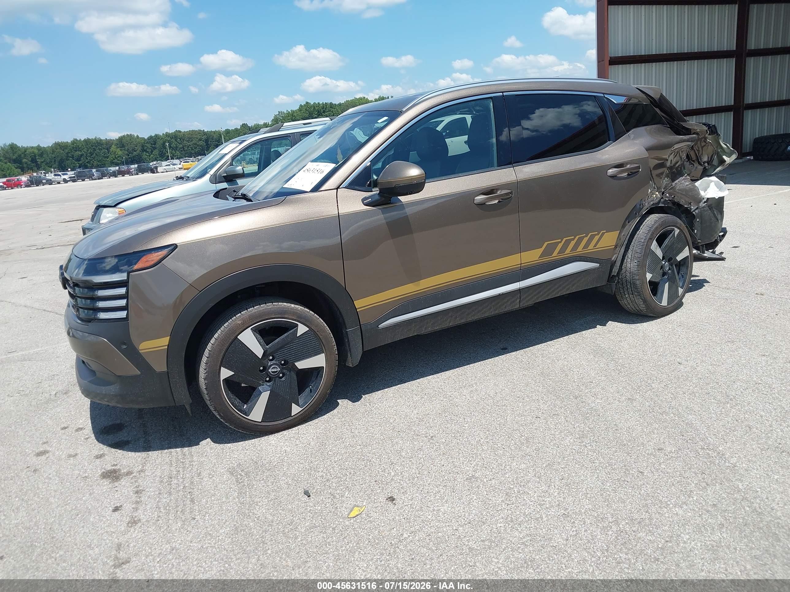 2025 NISSAN KICKS SR INTELLIGENT AWD — I2