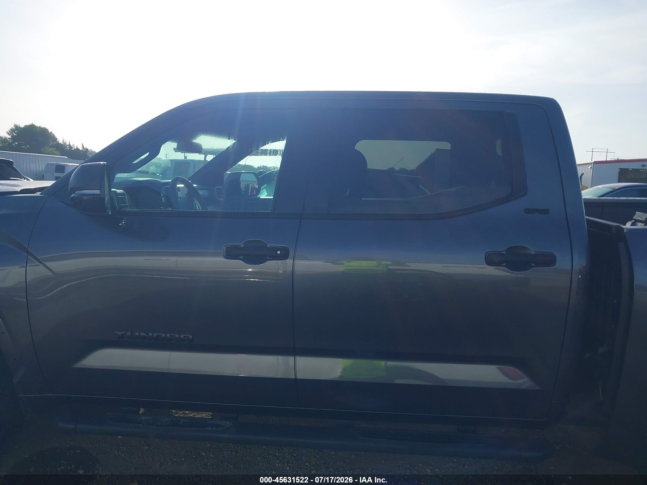 2026 TOYOTA TUNDRA SR5 CREWMAX 5.5' BED