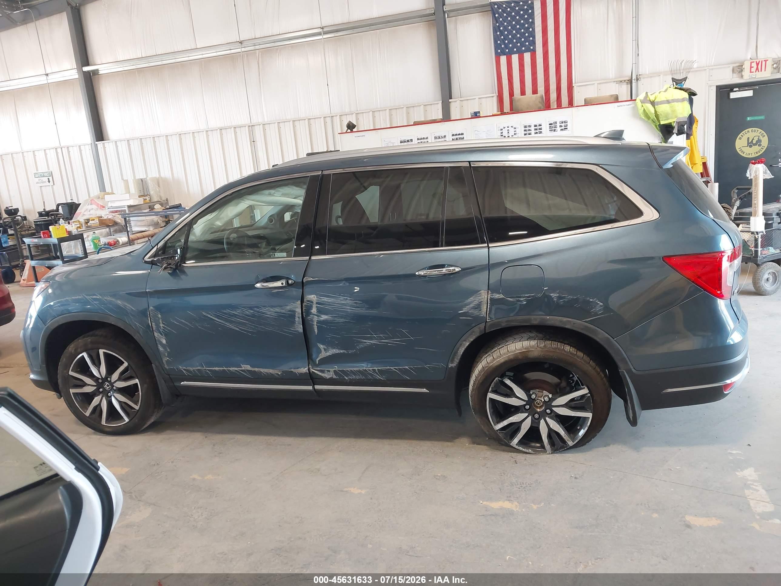 2022 HONDA PILOT AWD TOURING 7 PASSENGER