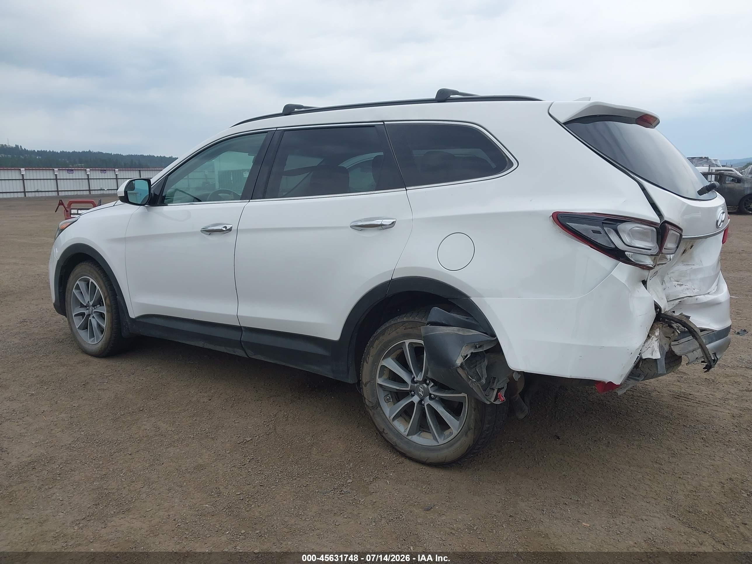 2017 HYUNDAI SANTA FE SE