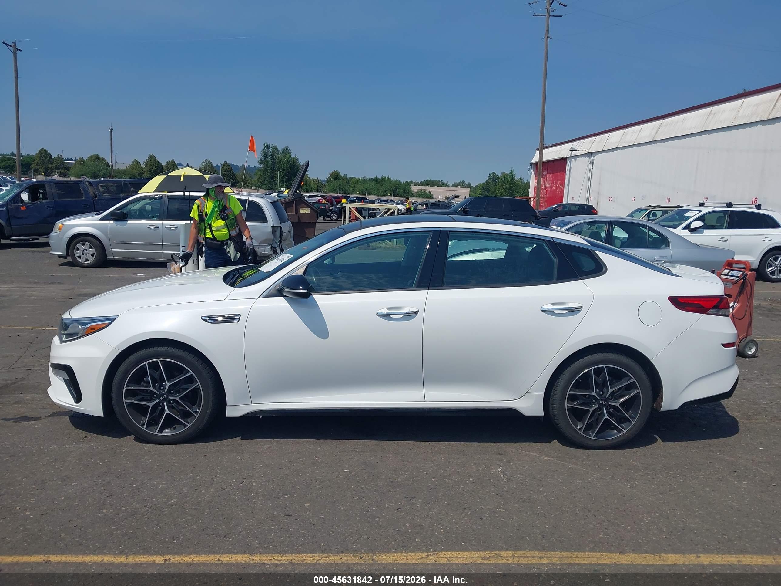 2020 KIA OPTIMA SE