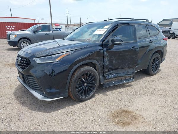 2023 TOYOTA HIGHLANDER XSE