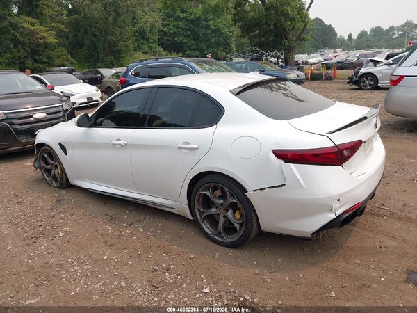 2017 ALFA ROMEO GIULIA QUADRIFOGLIO
